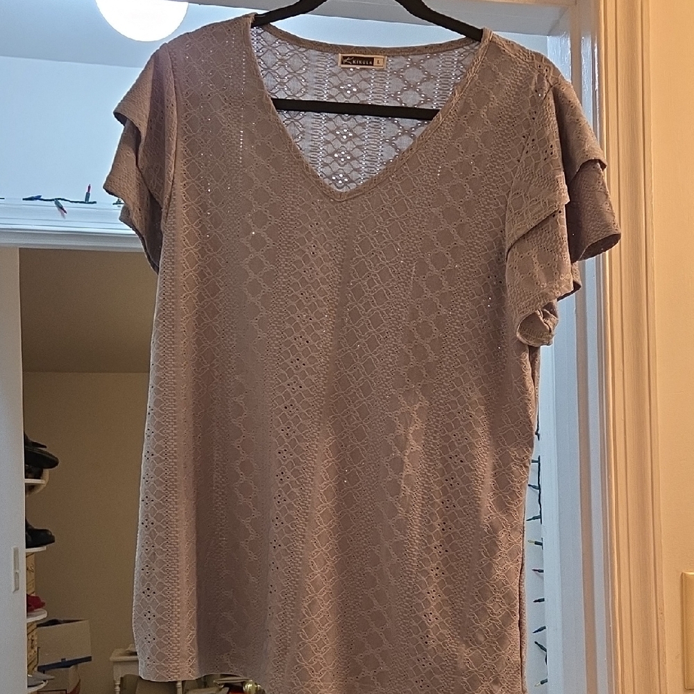 Elegant Women's Blouse in Soft Gray